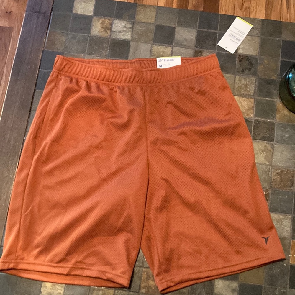 New Mens 10” rust colored athletic shorts